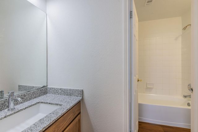 220 N Crossing TRL, Round Rock, TX 78665