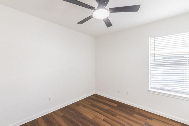 220 N Crossing TRL, Round Rock, TX 78665