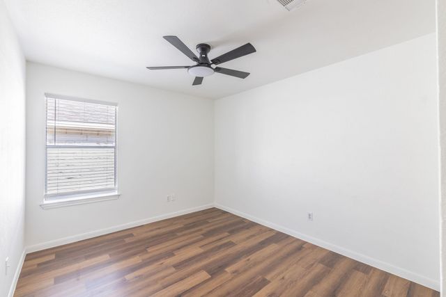 220 N Crossing TRL, Round Rock, TX 78665