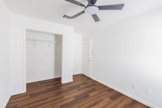 220 N Crossing TRL, Round Rock, TX 78665