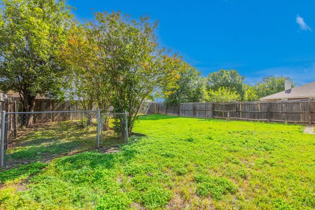 220 N Crossing TRL, Round Rock, TX 78665