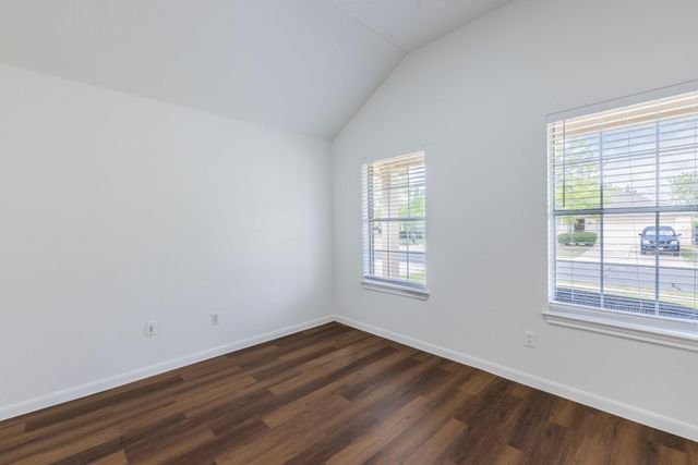 220 N Crossing TRL, Round Rock, TX 78665