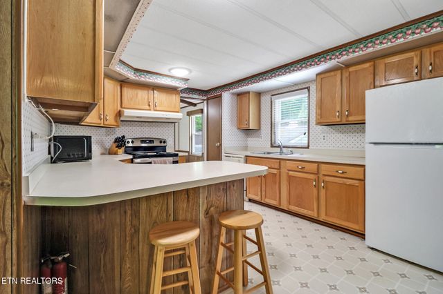 20 Robin Hood Lane, Crossville, TN 38558