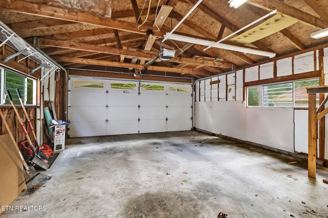 20 Robin Hood Lane, Crossville, TN 38558