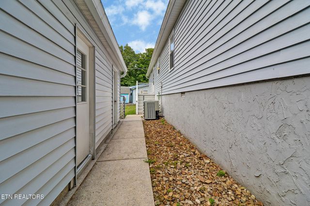 20 Robin Hood Lane, Crossville, TN 38558