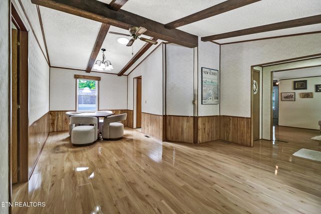 20 Robin Hood Lane, Crossville, TN 38558