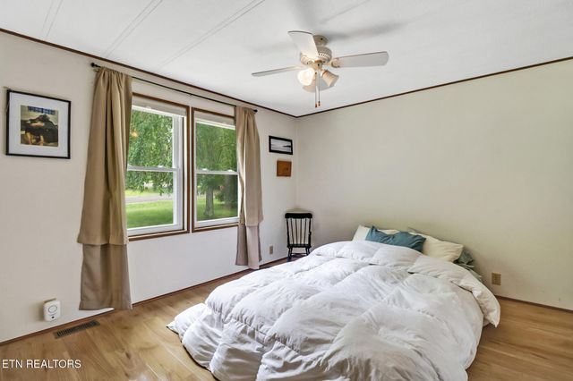 20 Robin Hood Lane, Crossville, TN 38558