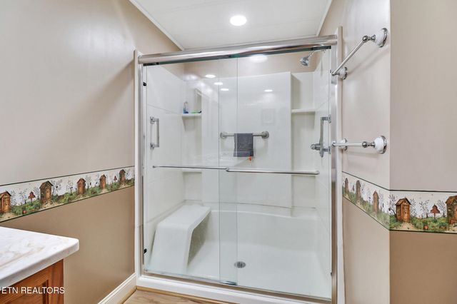 20 Robin Hood Lane, Crossville, TN 38558