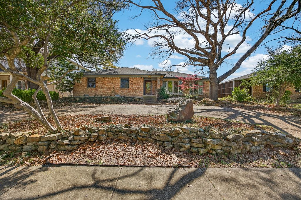 9846 Crestwick Drive, Dallas, TX 75238