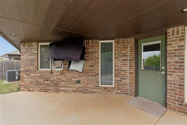 17605 Black Hawk Drive, Edmond, OK 73012