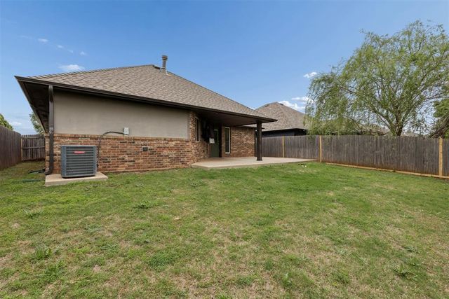17605 Black Hawk Drive, Edmond, OK 73012