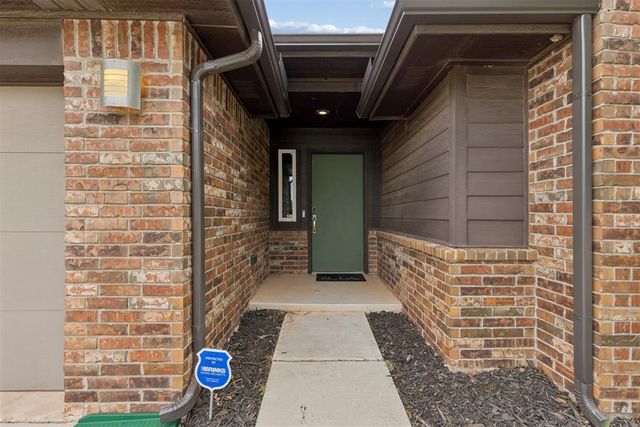 17605 Black Hawk Drive, Edmond, OK 73012