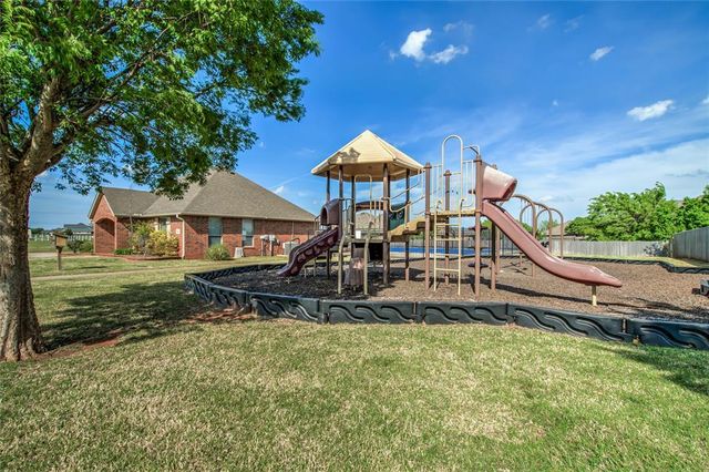 17605 Black Hawk Drive, Edmond, OK 73012