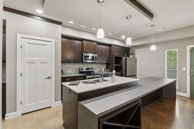 17605 Black Hawk Drive, Edmond, OK 73012