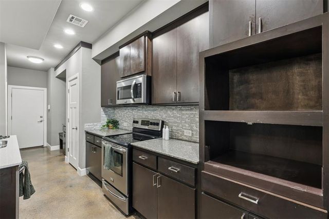 17605 Black Hawk Drive, Edmond, OK 73012