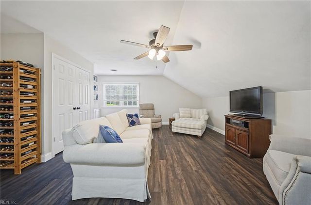 1248 Alanton DR, Virginia Beach, VA 23454