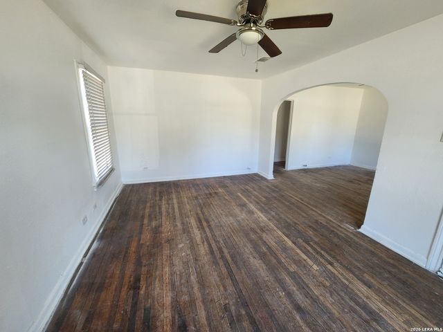 942 SCHLEY AVE, San Antonio, TX 78210