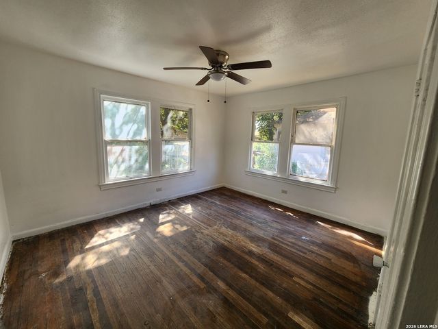 942 SCHLEY AVE, San Antonio, TX 78210