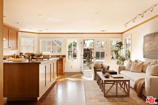 2045 Primrose Avenue, South Pasadena, CA 91030