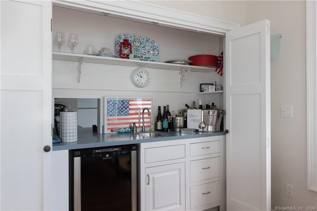 156 Kelsey Place, Madison, CT 06443