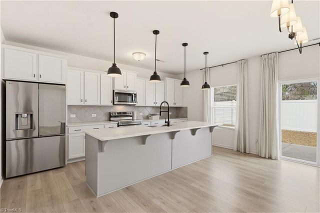 1891 Gatehouse View Drive, Winston-salem, NC 27127