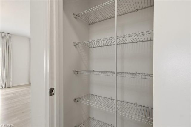 1891 Gatehouse View Drive, Winston-salem, NC 27127