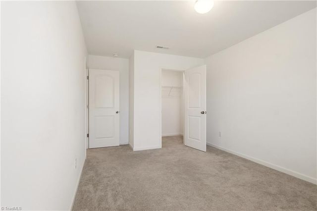 1891 Gatehouse View Drive, Winston-salem, NC 27127