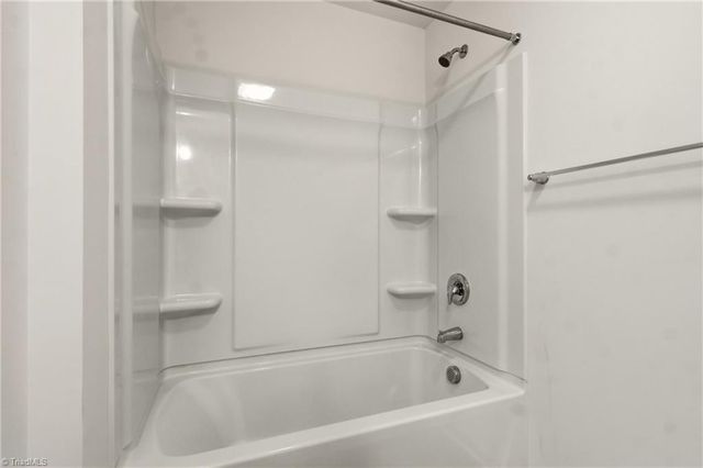 1891 Gatehouse View Drive, Winston-salem, NC 27127