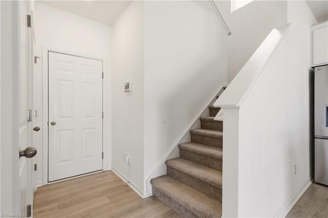 1891 Gatehouse View Drive, Winston-salem, NC 27127