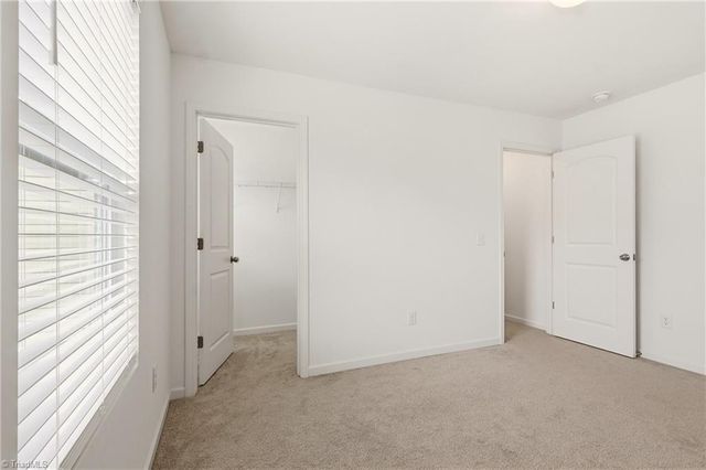 1891 Gatehouse View Drive, Winston-salem, NC 27127