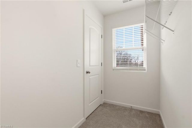 1891 Gatehouse View Drive, Winston-salem, NC 27127