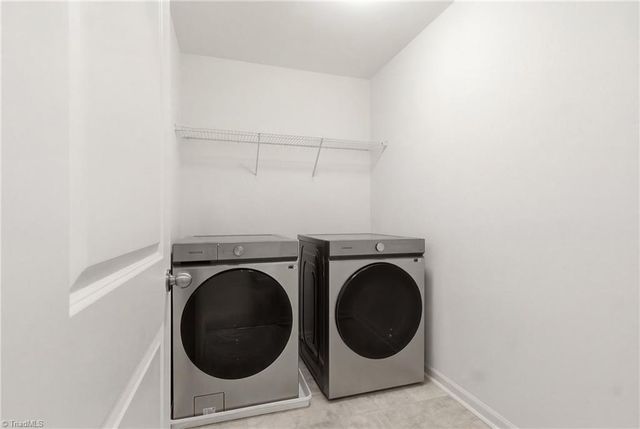 1891 Gatehouse View Drive, Winston-salem, NC 27127