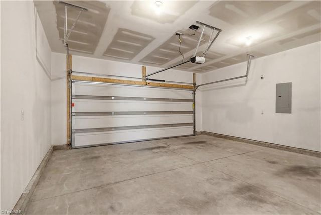 1891 Gatehouse View Drive, Winston-salem, NC 27127