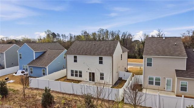 1891 Gatehouse View Drive, Winston-salem, NC 27127