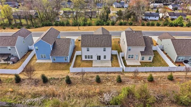 1891 Gatehouse View Drive, Winston-salem, NC 27127