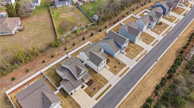 1891 Gatehouse View Drive, Winston-salem, NC 27127