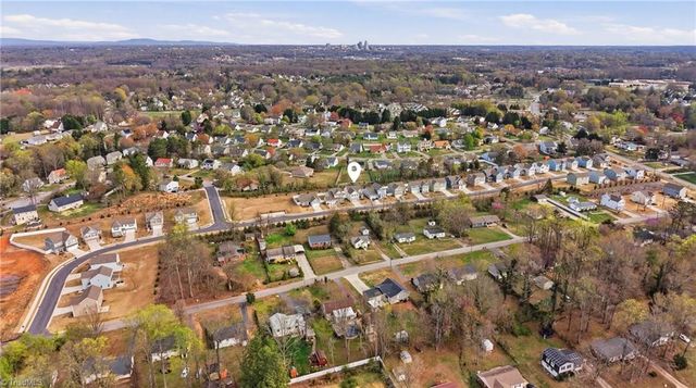 1891 Gatehouse View Drive, Winston-salem, NC 27127