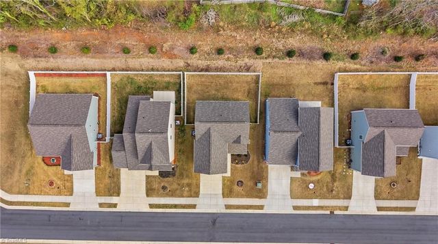 1891 Gatehouse View Drive, Winston-salem, NC 27127