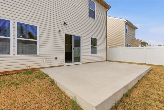 1891 Gatehouse View Drive, Winston-salem, NC 27127