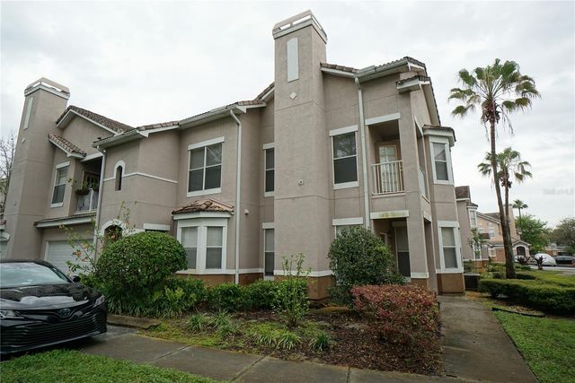 18004 VILLA CREEK DRIVE, Tampa, FL 33647