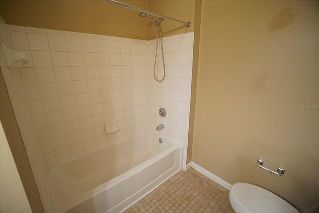 18004 VILLA CREEK DRIVE, Tampa, FL 33647