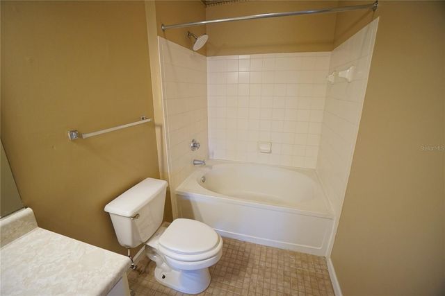 18004 VILLA CREEK DRIVE, Tampa, FL 33647