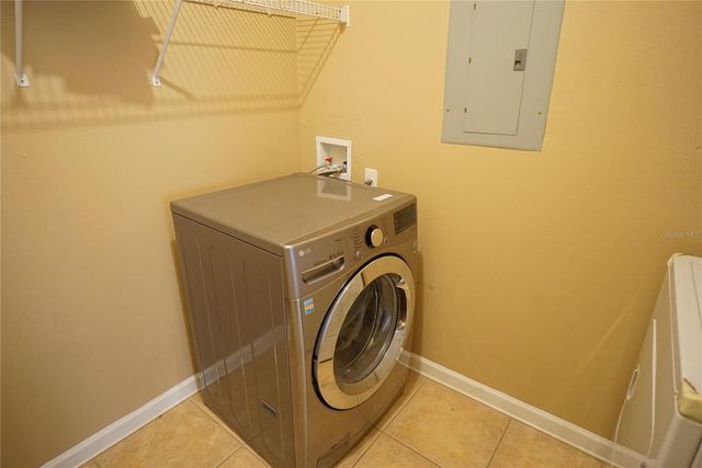 18004 VILLA CREEK DRIVE, Tampa, FL 33647
