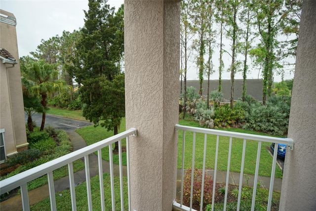 18004 VILLA CREEK DRIVE, Tampa, FL 33647