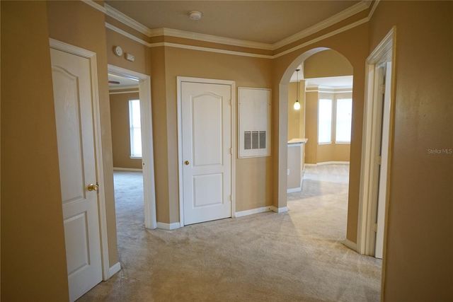 18004 VILLA CREEK DRIVE, Tampa, FL 33647