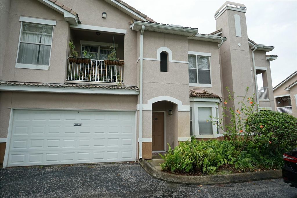 18004 VILLA CREEK DRIVE, Tampa, FL 33647