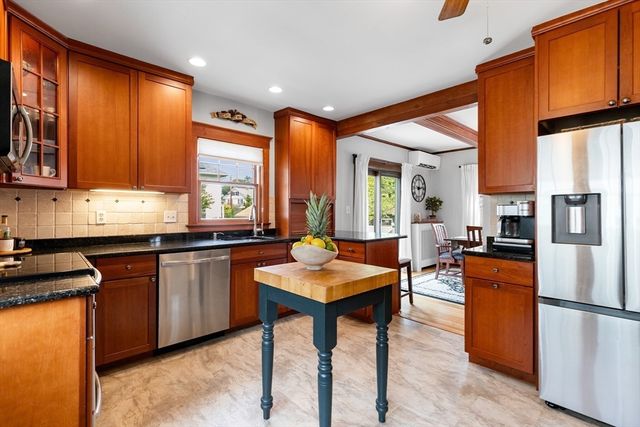 21 Bertram St, Beverly, MA 01915