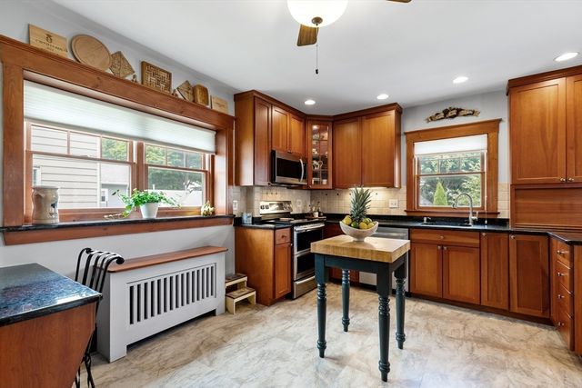 21 Bertram St, Beverly, MA 01915