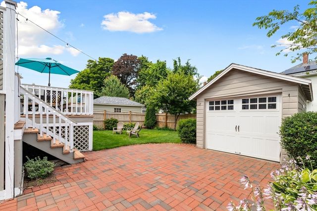 21 Bertram St, Beverly, MA 01915