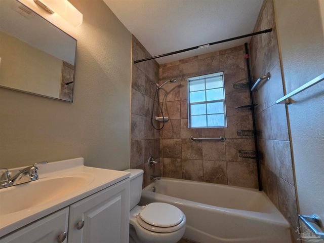 7816 Sabra Dr, Pensacola, FL 32514